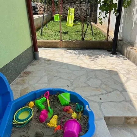 Lupita 2 Holiday home *
